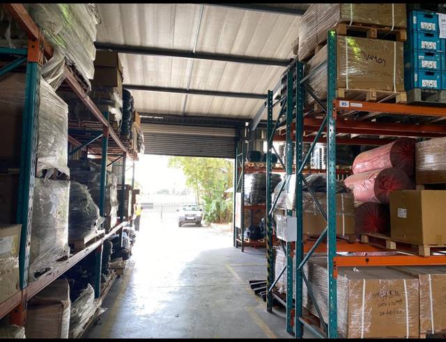 4,580M² WAREHOUSE TO LET IN ROSSLYN
